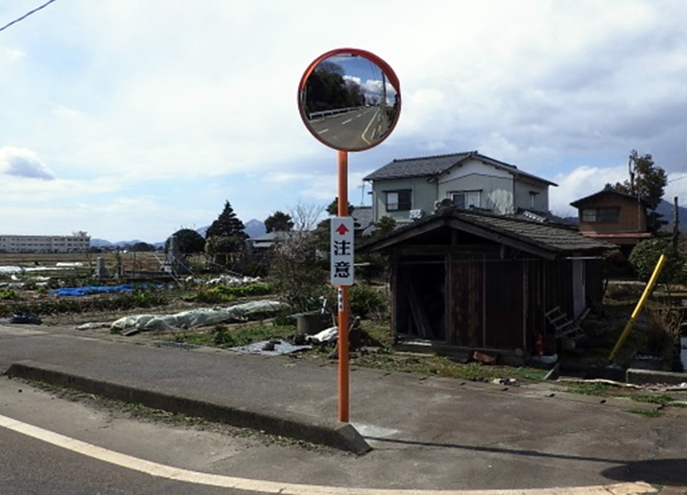 カーブミラー1面鏡のイメージ画像 カーブミラー1面鏡のイメージ画像