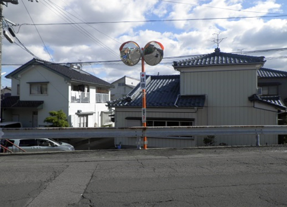 カーブミラー2面鏡のイメージ画像 カーブミラー2面鏡のイメージ画像