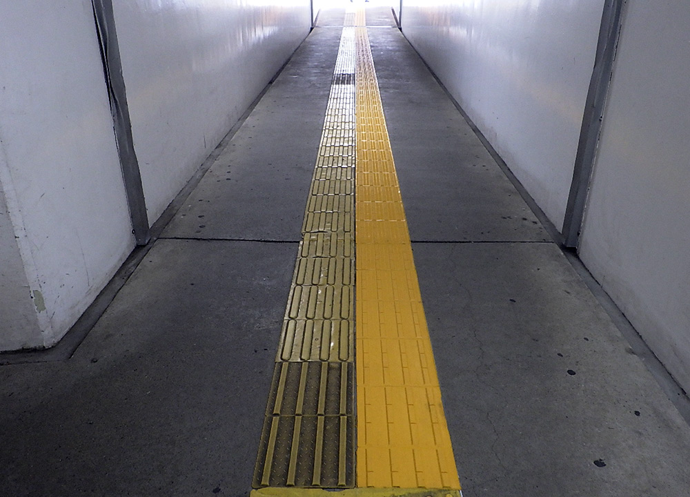 視覚障がい者誘導標示のイメージ画像 視覚障がい者誘導標示のイメージ画像