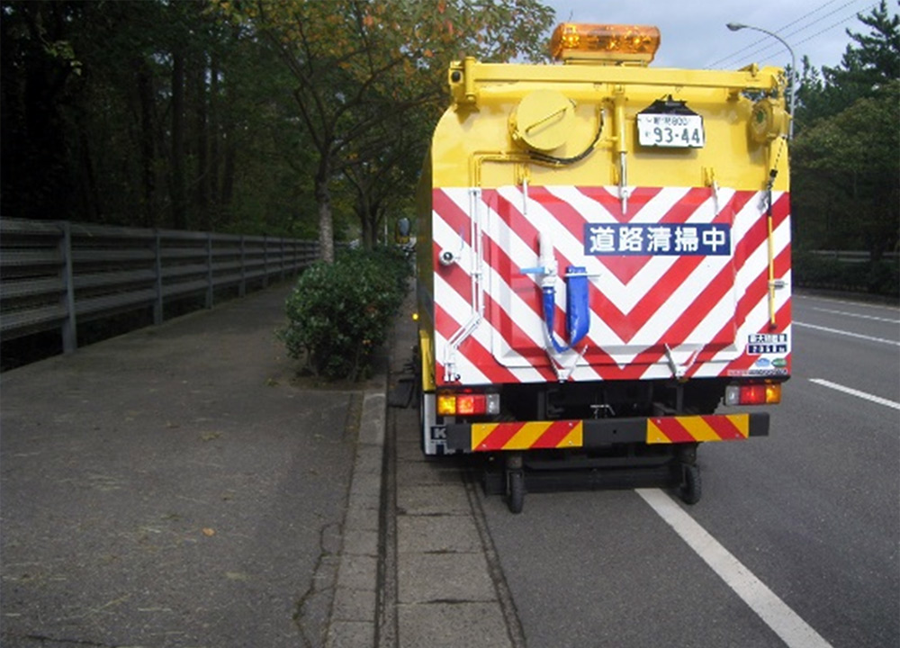 路面清掃(スイーパー)のイメージ画像 路面清掃(スイーパー)のイメージ画像